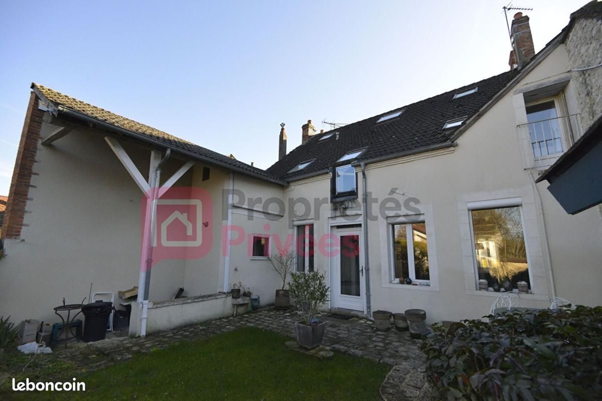 Maison 9 pièces 180 m² · à Cosne-Cours-sur-Loire · 180 m² · 225 000 €