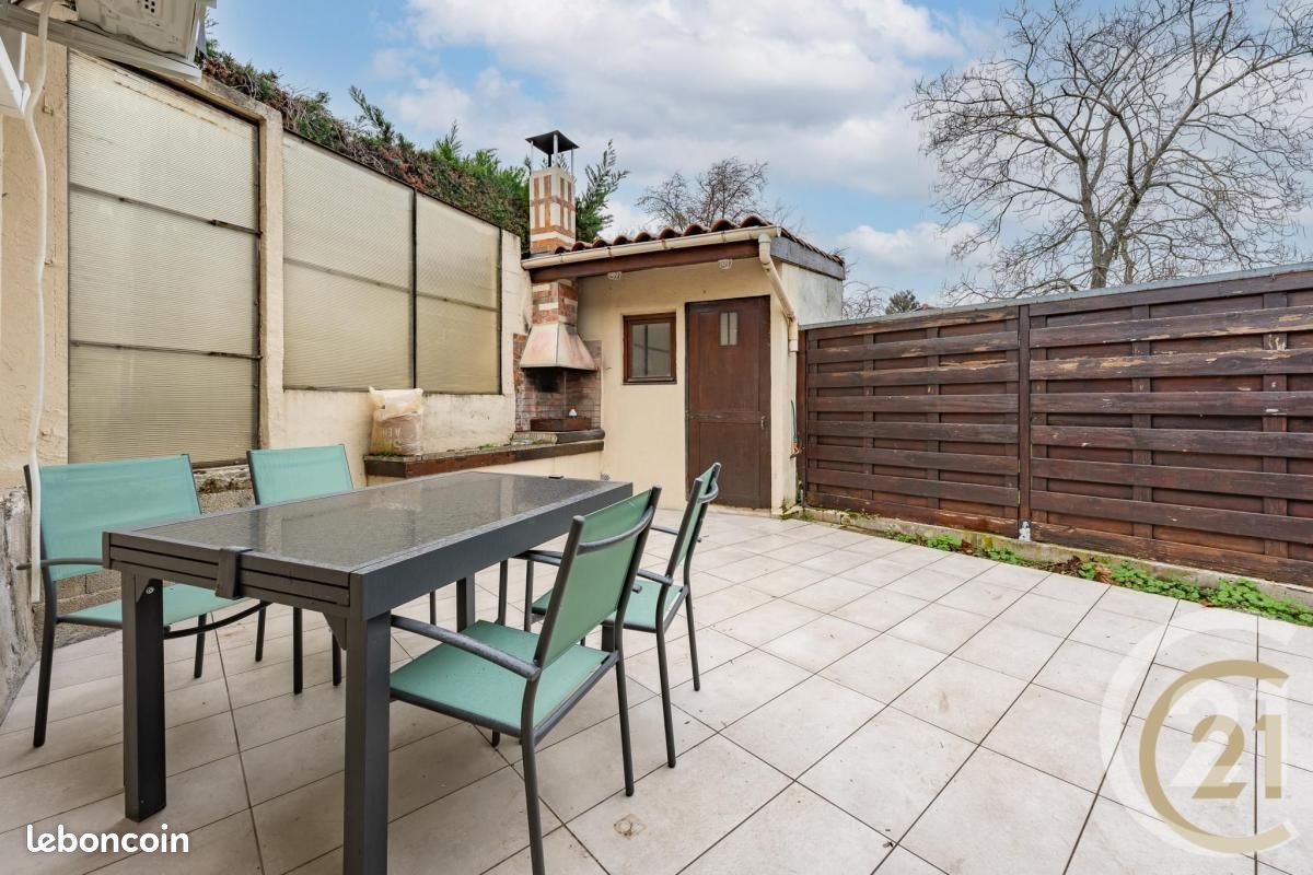 Maison 4 pièces 77 m² · à Saint-Priest · 77 m² · 317 000 €