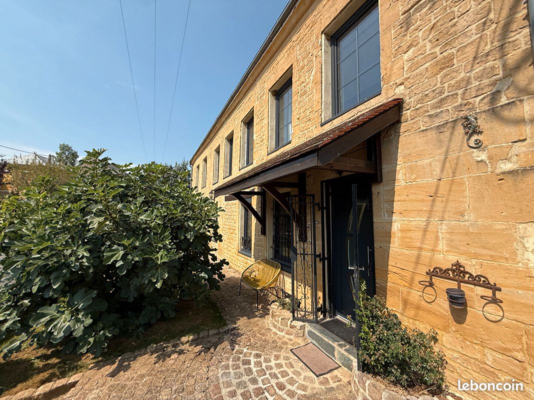 Maison 9 pièces 352 m² · à Donchery · 352 m² · 360 000 €