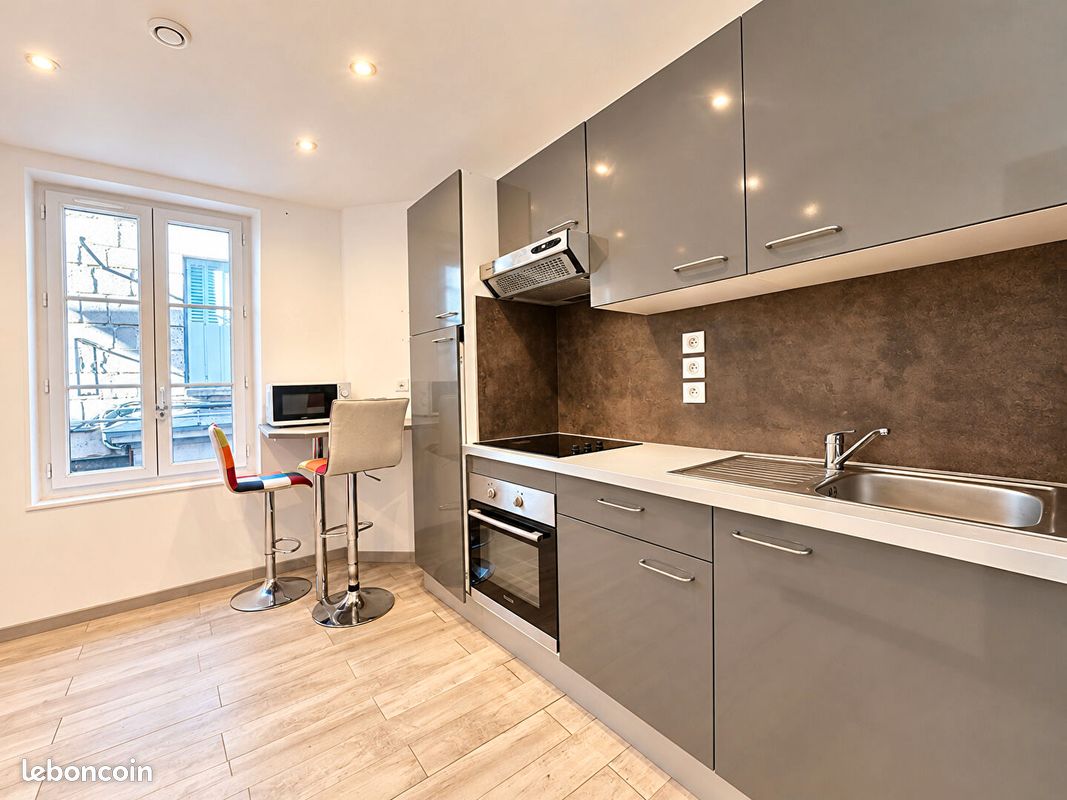 Appartement 1 pièce 15 m² · à Brive-la-Gaillarde · 15 m² · 425 €/mois