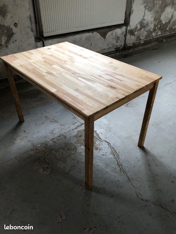 Table IKEA en pin (image 2)