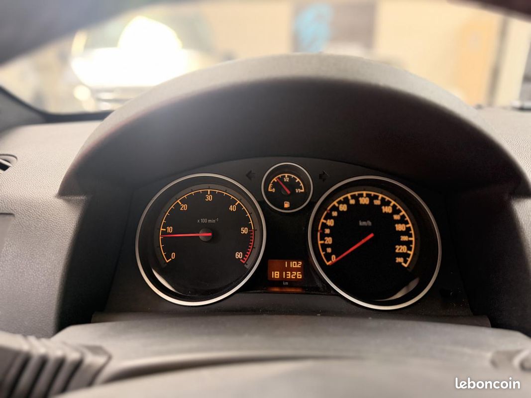 OPEL ASTRA 1.9 CDTi 150 CH TWINTOP CABRIOLET - GARANTIE 6 MOIS (image 17)