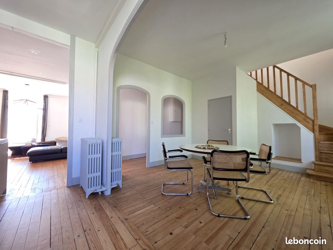 Appartement 6 pièces 150 m² · à Clermont Ferrand · 150 m² · 350 000 €