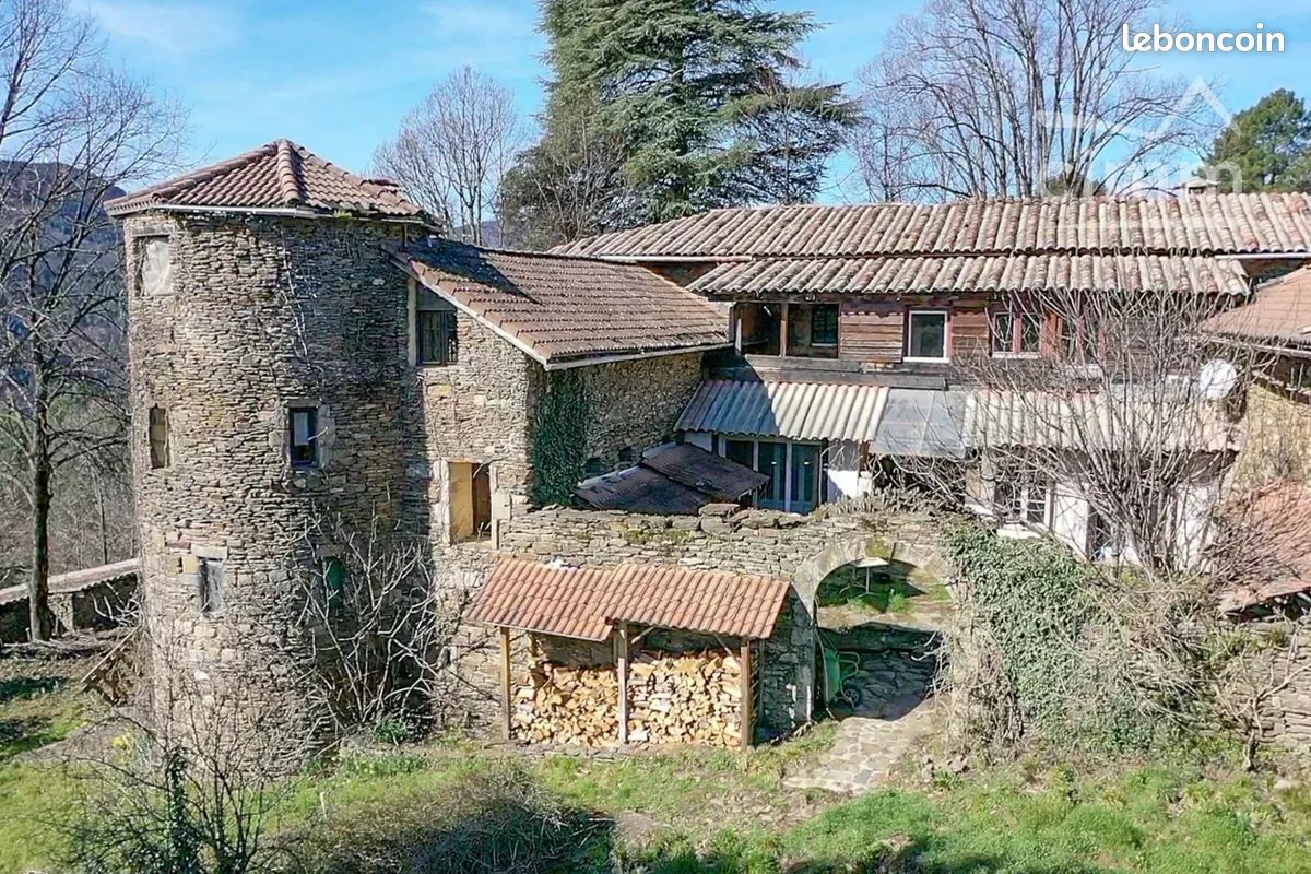 Maison 12 pièces 436 m² · à Beaumont · 436 m² · 440 000 €