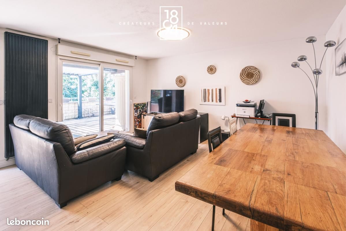 Appartement 3 pièces 96 m² · à Chambéry · 96 m² · 330 000 €