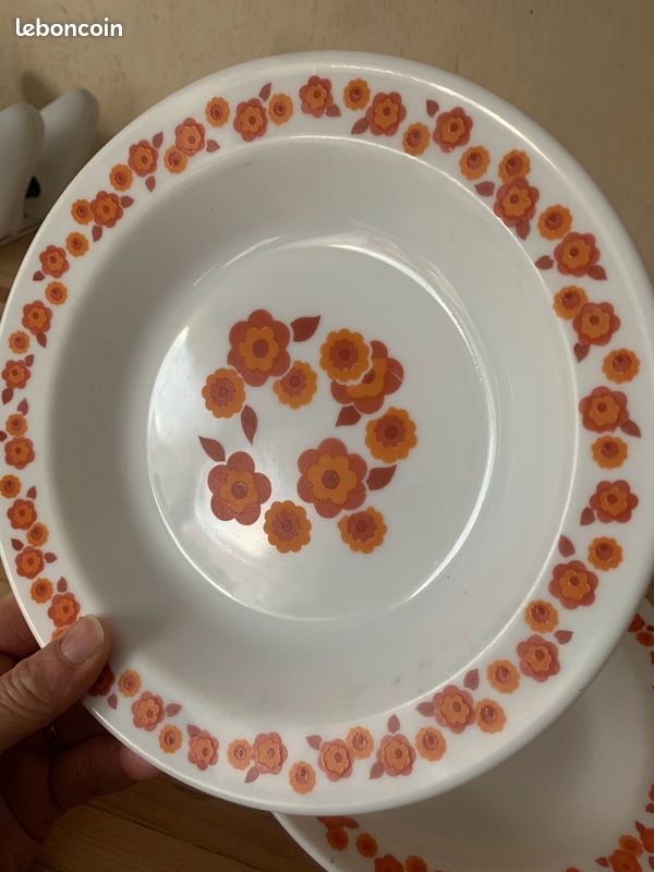 Ensemble de 4 assiettes à dessert modèle Lotus - Arcopal - Années 70 - Vintage
