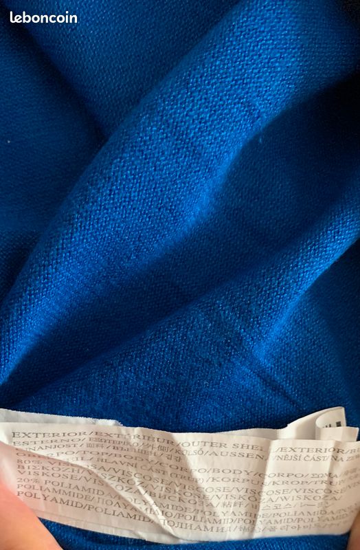 Joli pull féminin avec col roulé bleu électrique et doux (image 3)
