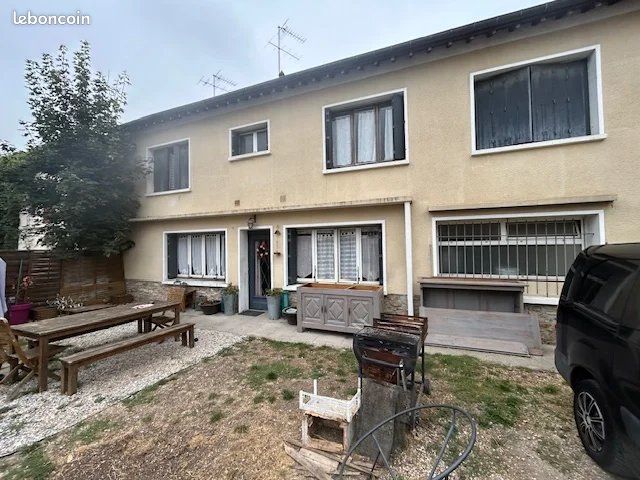 Immeuble 10 pièces 250 m² · à Ozoir-la-Ferrière · 250 m² · 735 000 €