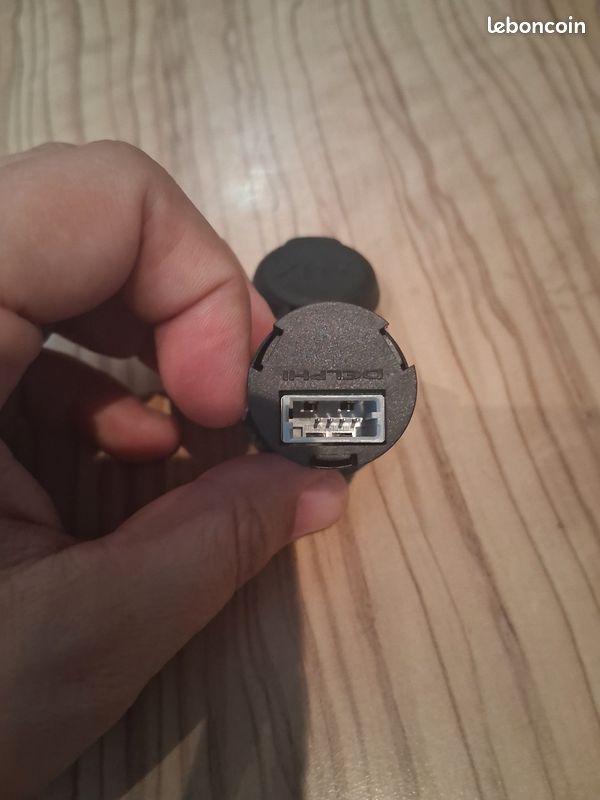 Adaptateur AUX USB Peugeot (image 2)