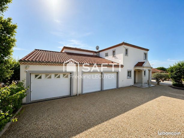Villa 8 pièces 240 m²