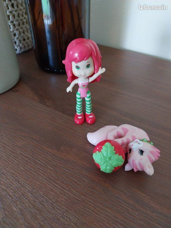 Figurine Charlotte aux fraises (image 1)