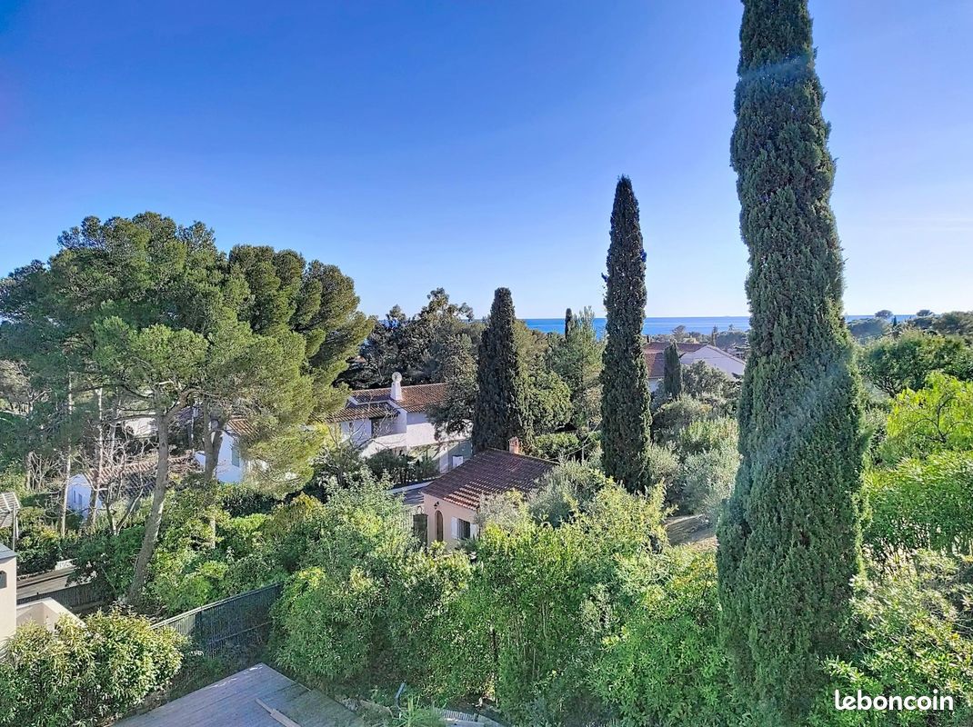 Maison 8 pièces 198 m² · à Fréjus · 198 m² · 777 000 €