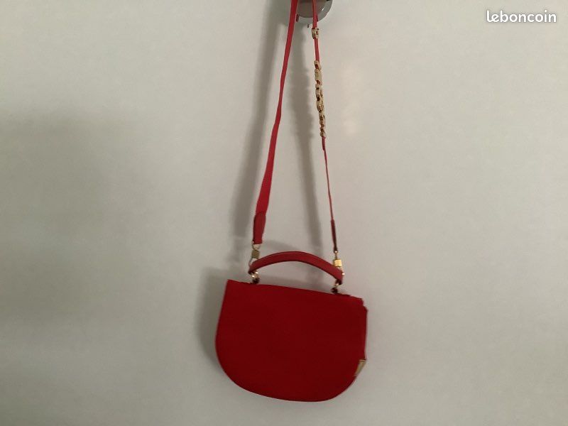Sac à Main Moschino - État Parfait - Occasion - Matière Satin - Fabriqué En Italie