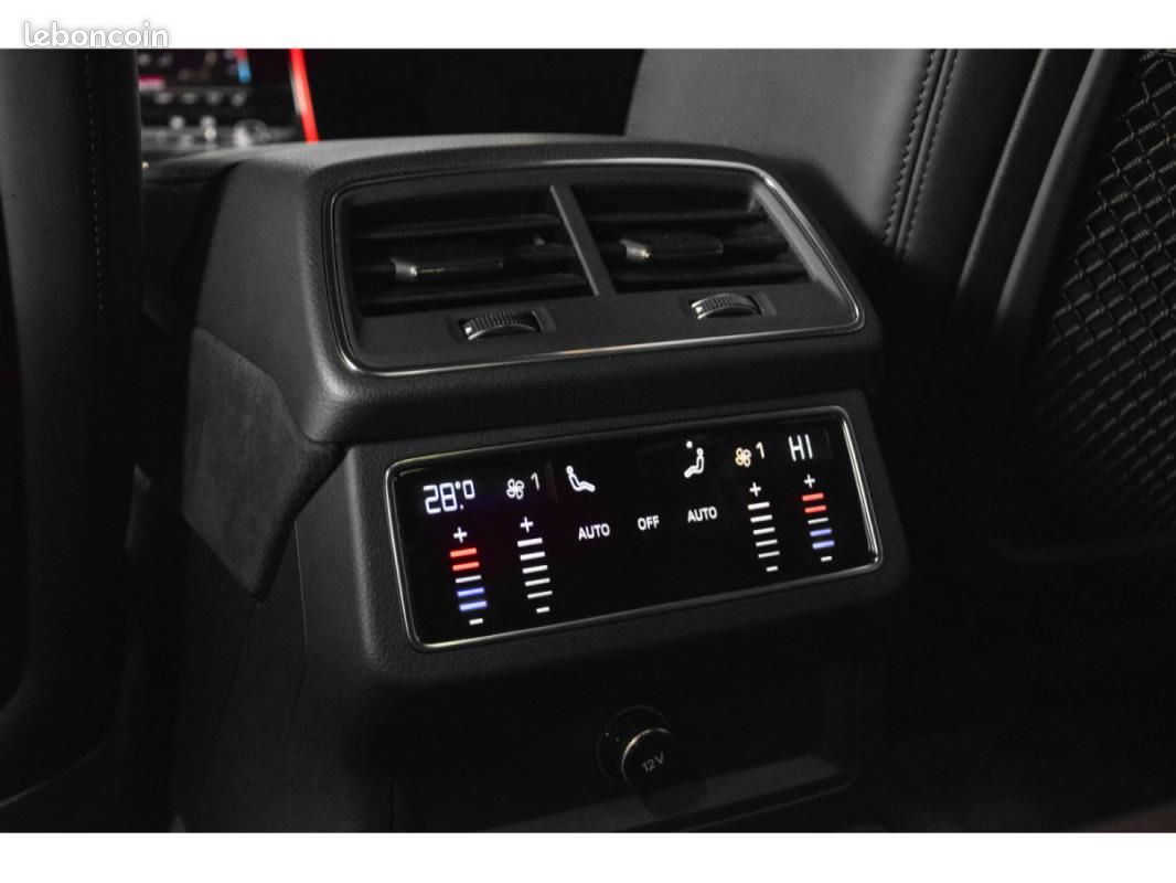 Audi RS6 C8 AVANT V8 4.0 TFSI / Bang & Olufsen ACC Matrix LED Volant alcantara (image 16)