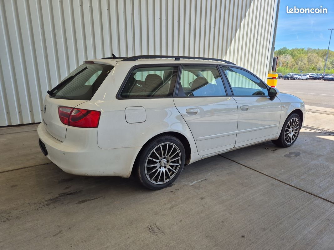Seat Exeo ST 2.0 TDi 120 ch Reference (2012) – Break (image 2)