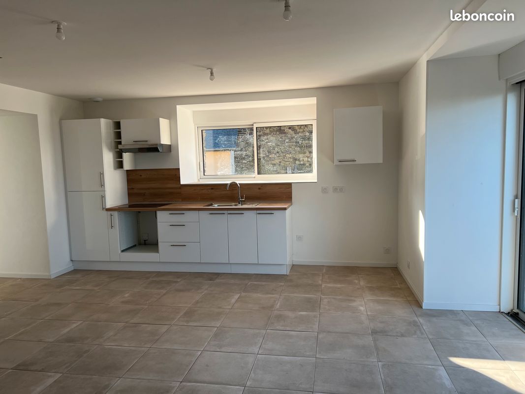 Maison 6 pièces 100 m² · à Guignen · 100 m² · 980 €