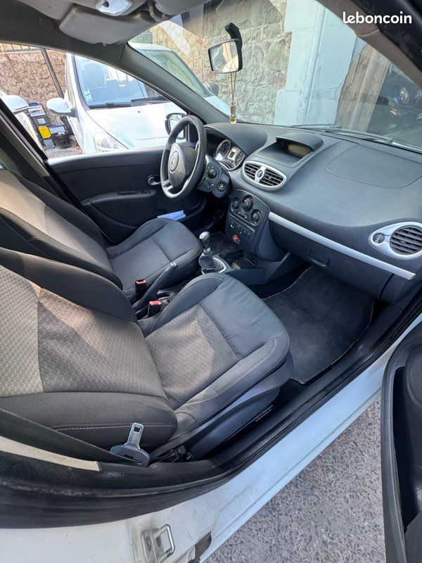 Renault clio 3 (image 3)