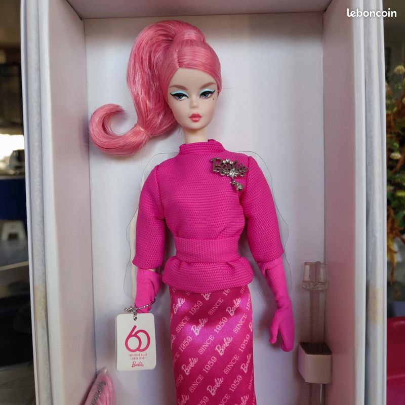 Silkstone Barbie 2019, Proudly Pink Doll, 60th Anniversary NRFB (image 4)