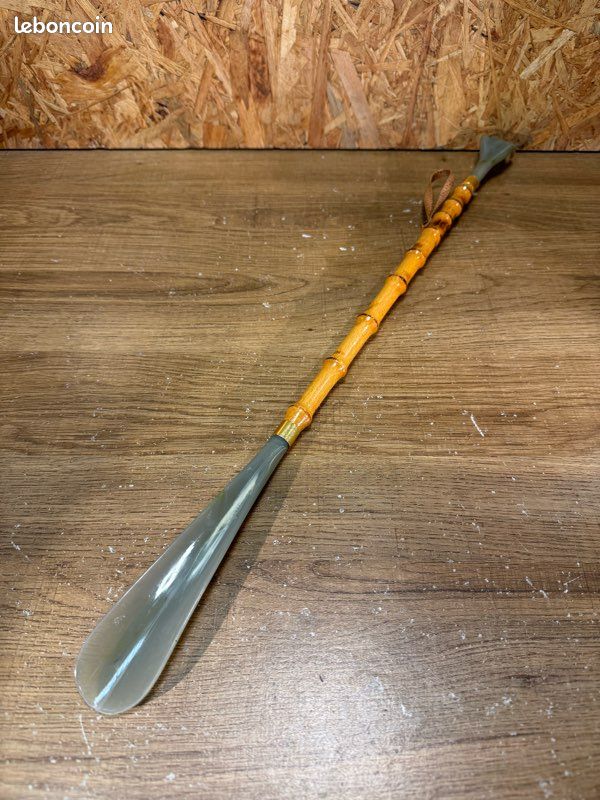 Chausse-pied en laiton antique avec manche de raquette