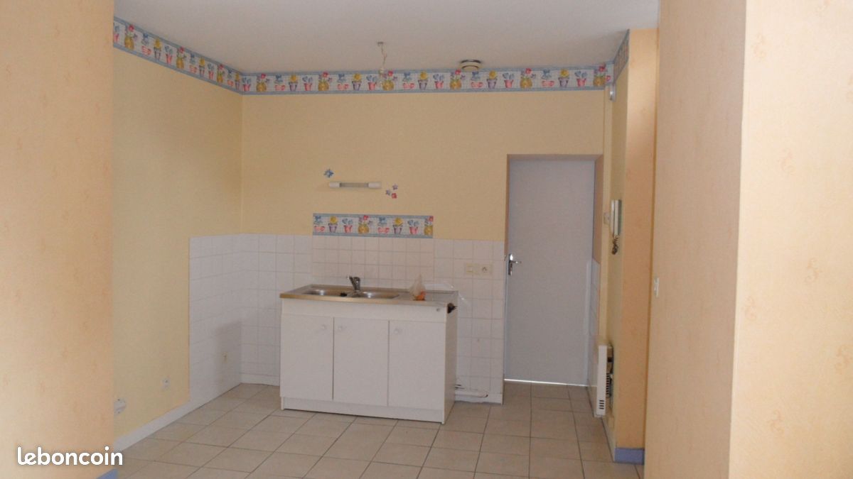 Appartement 1 pièce 23 m² · à Laval · 23 m² · 335 €/mois