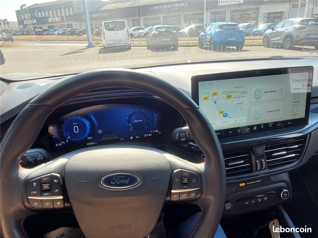 Ford Focus IV 1.0 ECOBOOST 155 S&S MHEV ST-Line X (image 14)