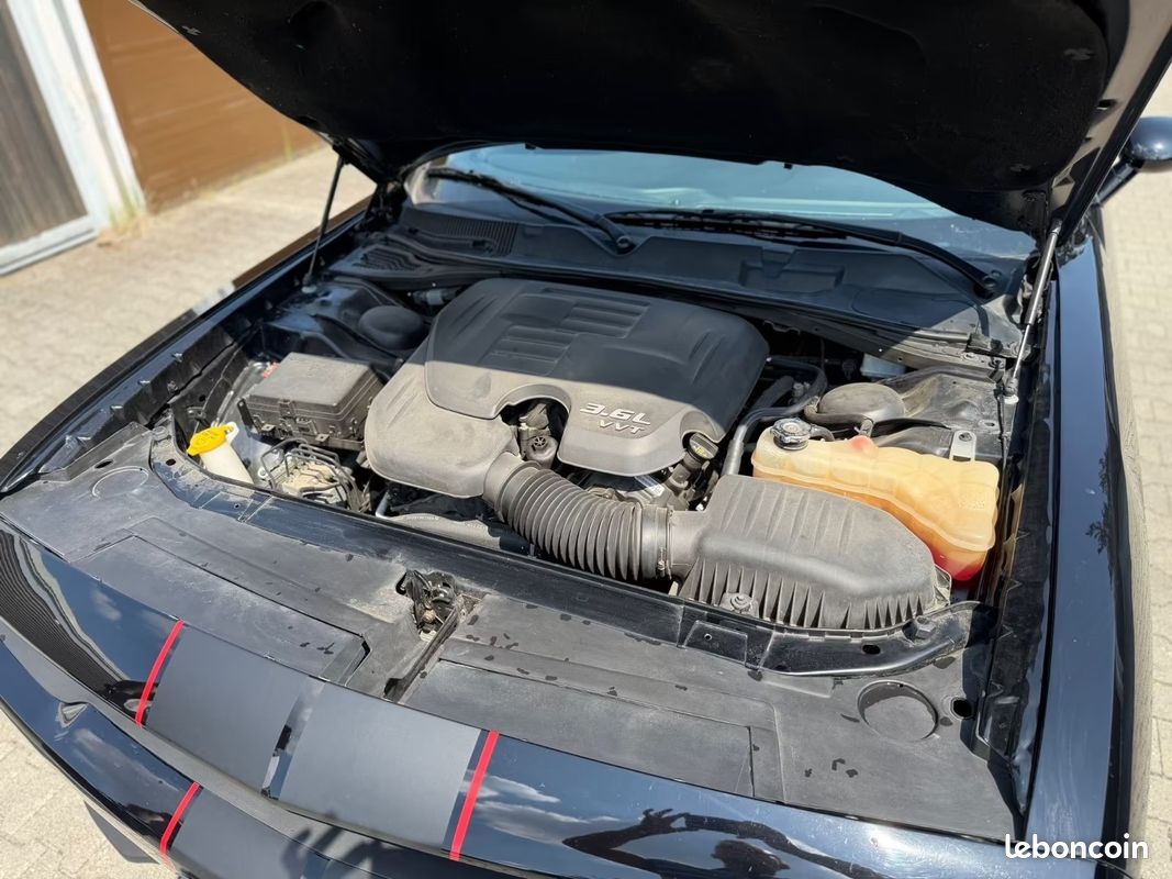 Dodge CHALLENGER GT AWD 3.6 V6 309 ch BVA8 – Toit ouvrant – GPS – Sièges Ventilés (image 6)