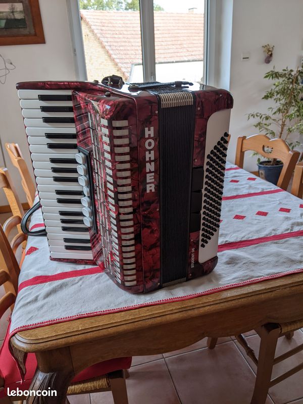 アコーディオン HOHNER STUDENT96 （Accordéon Hohner Student 96）