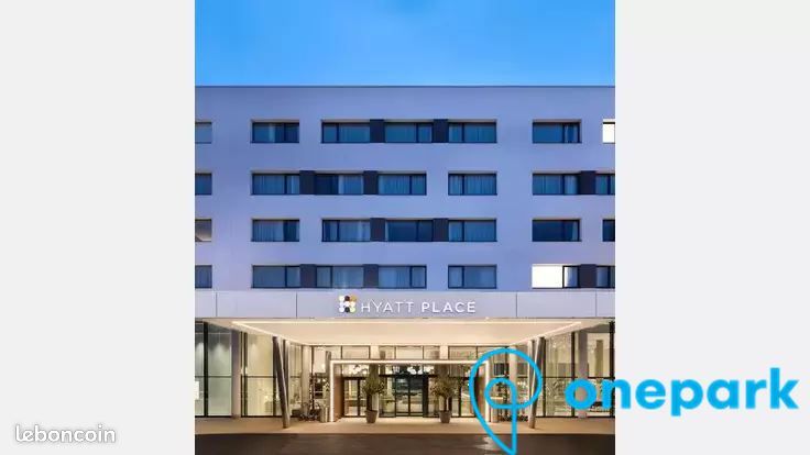 Parking 12 m² · à Roissy-en-France · 12 m² · 107 €
