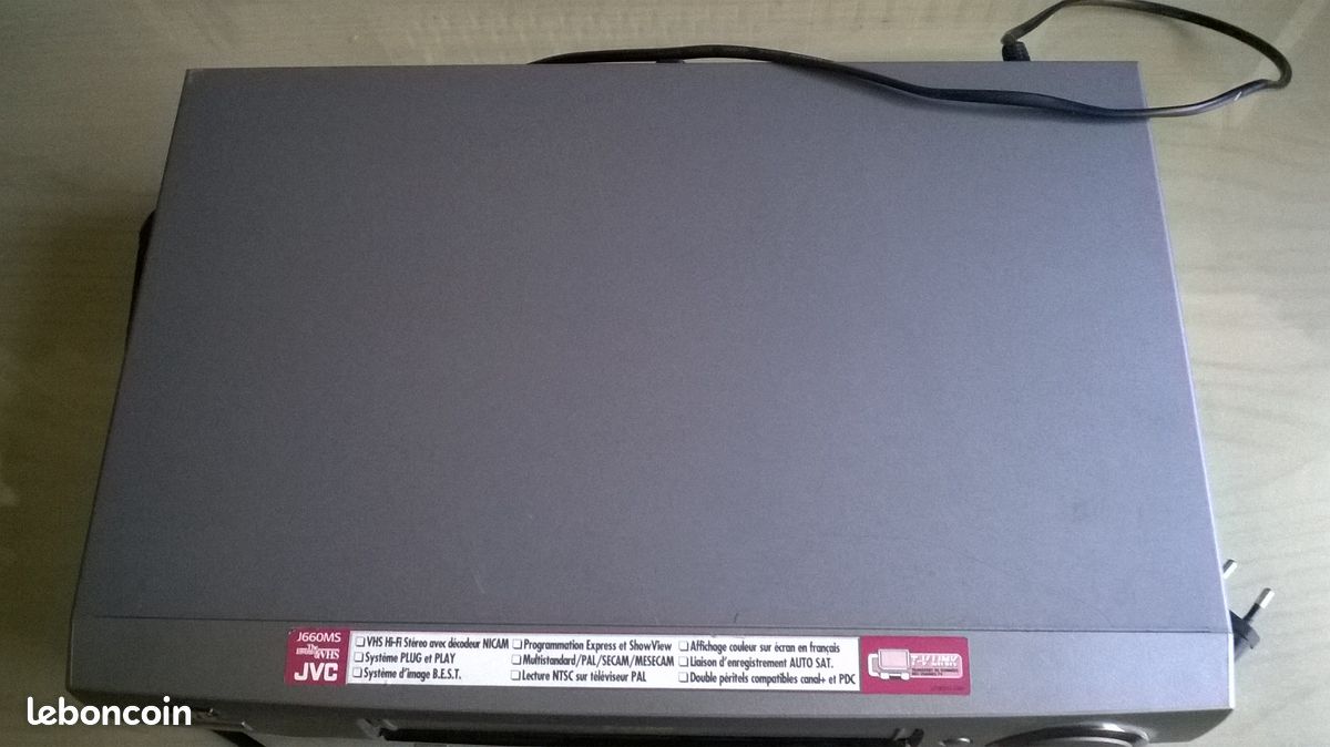 Magnétoscope JVC HR-J660MS excellent état