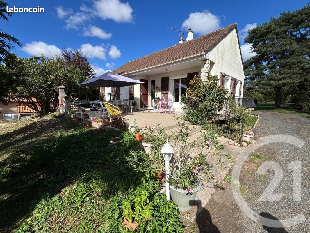 Maison 4 pièces 138 m² · à Les Ormes · 138 m² · 169 500 €