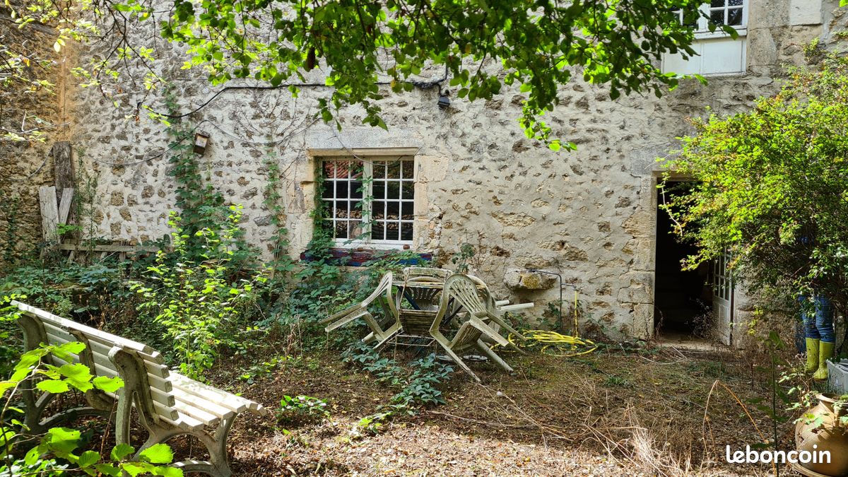 Maison 4 pièces 120 m² - Montbron 16220 (image principale 0)