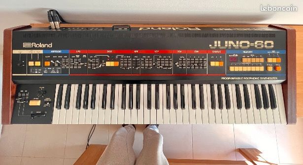 Roland JUNO 60 , excellent état (image 3)