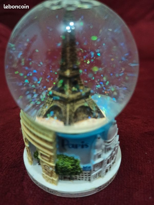 Globe à Neige Sans BPA Boule à Neige Mickey Dans Boîte Cadeau - Décorative Et Sans BPA - Sous Licence Officielle Disney Produit Licence Officielle Stor