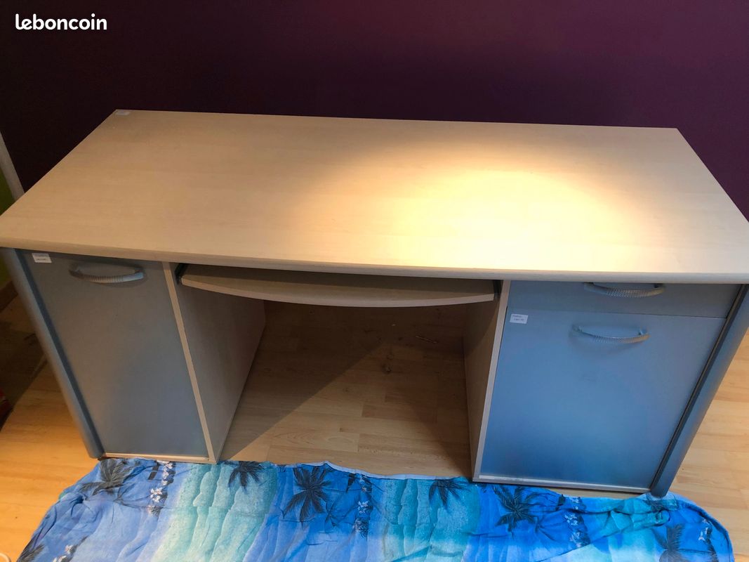Bureau bois clair (image 1)