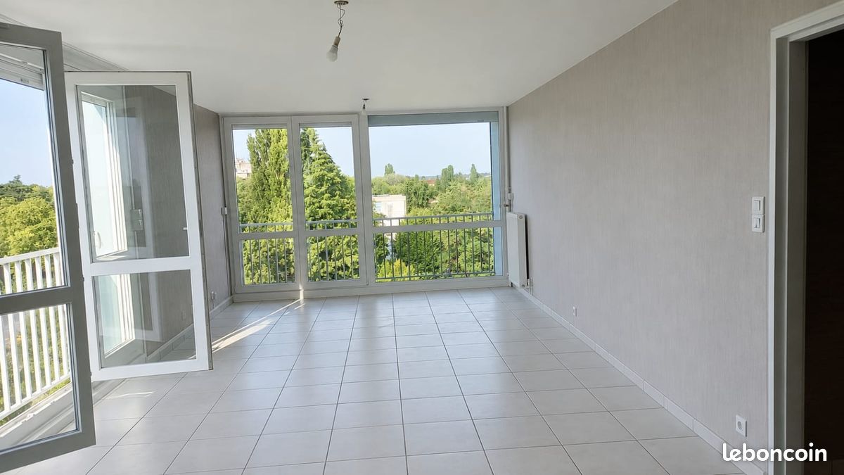 Appartement 3 pièces 83 m² · à Montbéliard · 83 m² · 780 €