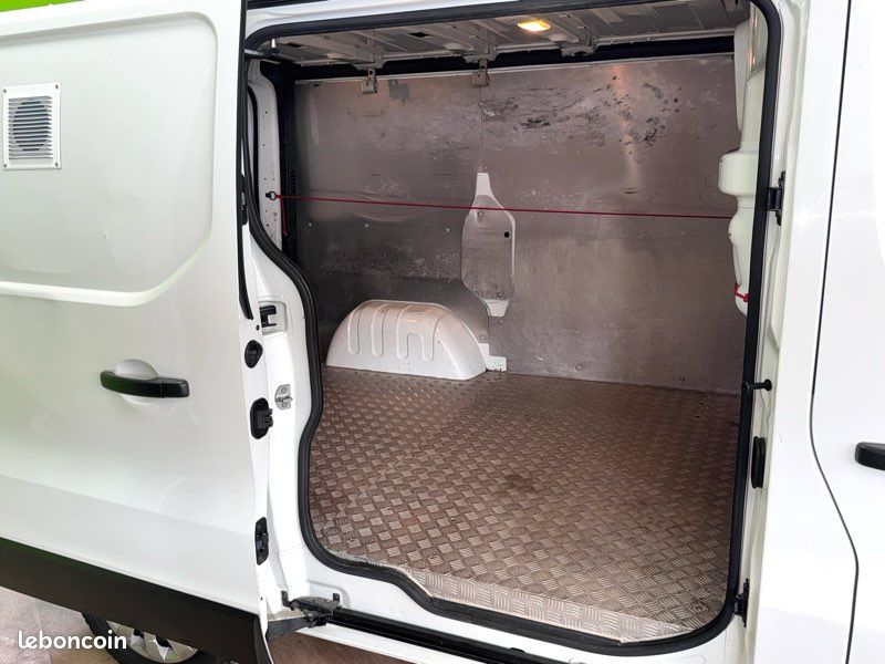 Renault TRAFIC III 1.6 DCI 120 CONFORT L1H1 - TVA RÉCUPÉRABLE (image 4)