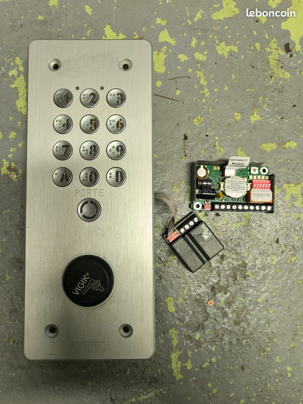 Clavier à Code Urmet Haute Sécurité - 20 Codes, Contrôle D'accès Digicode (occasion)