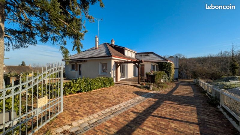 Maison 6 pièces 285 m² · à Saint-Gervais-la-Forêt · 285 m² · 440 000 €