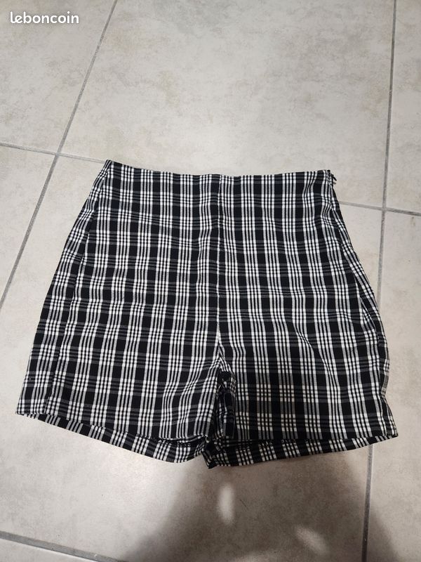 Short noir et blanc à carreaux (image 1)