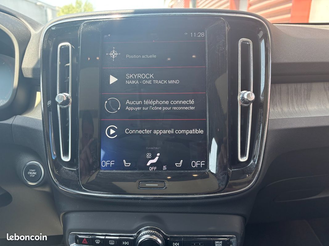 VOLVO XC40 D3150 ch Geartronic 8 Inscription / Toit ouvrant / Caméra 360 / Carplay / Garantie 12 mois (image 10)