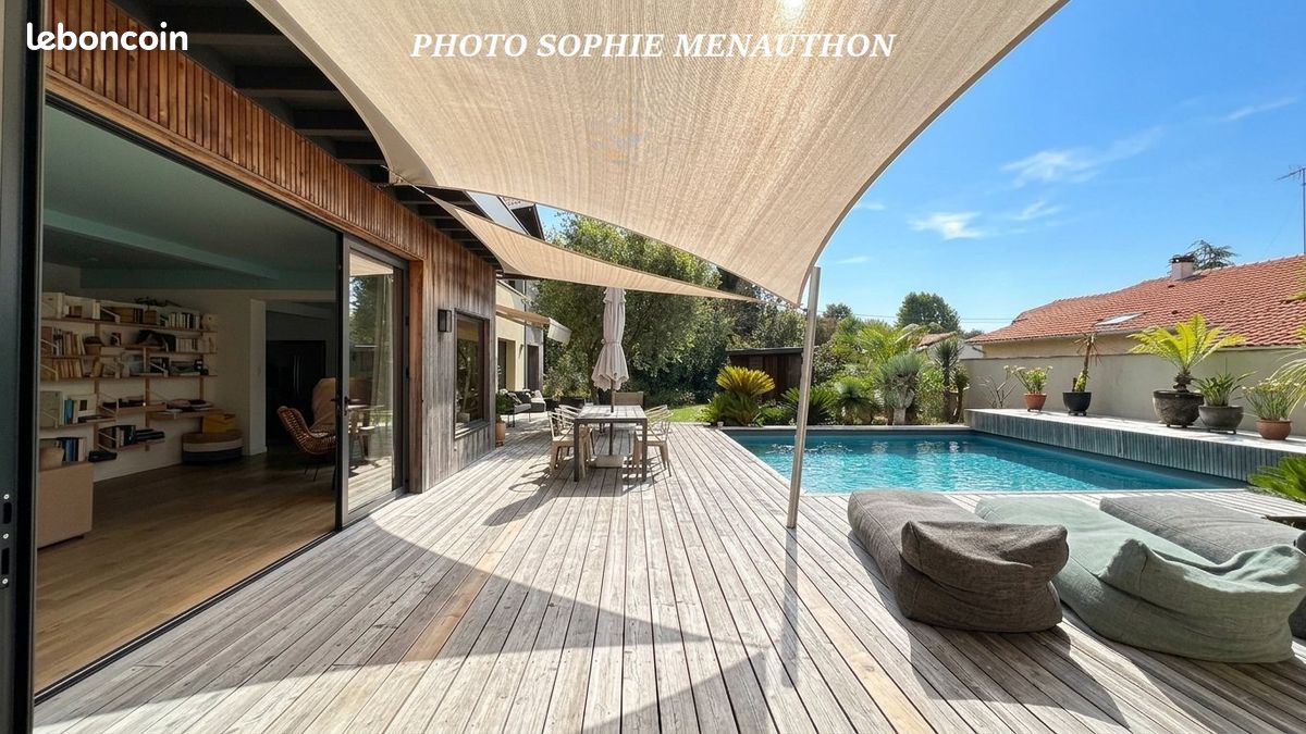 Maison 7 pièces 210 m² · à Tosse · 210 m² · 1 085 000 €