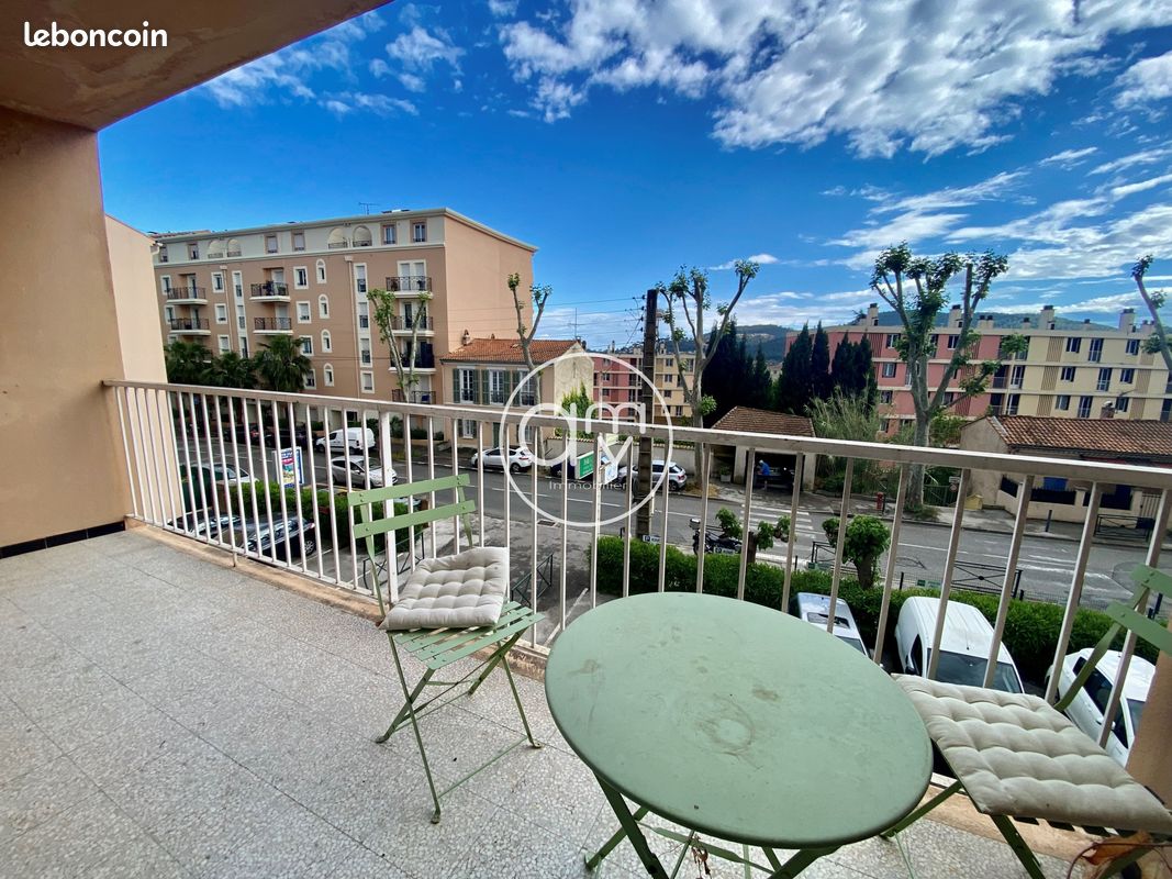Appartement 1 pièce 30 m² · à Hyères · 30 m² · 590 €/mois