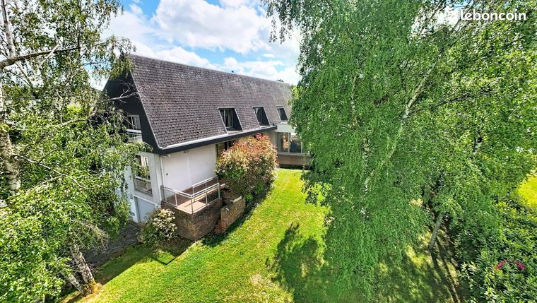 Maison 7 pièces 232 m²