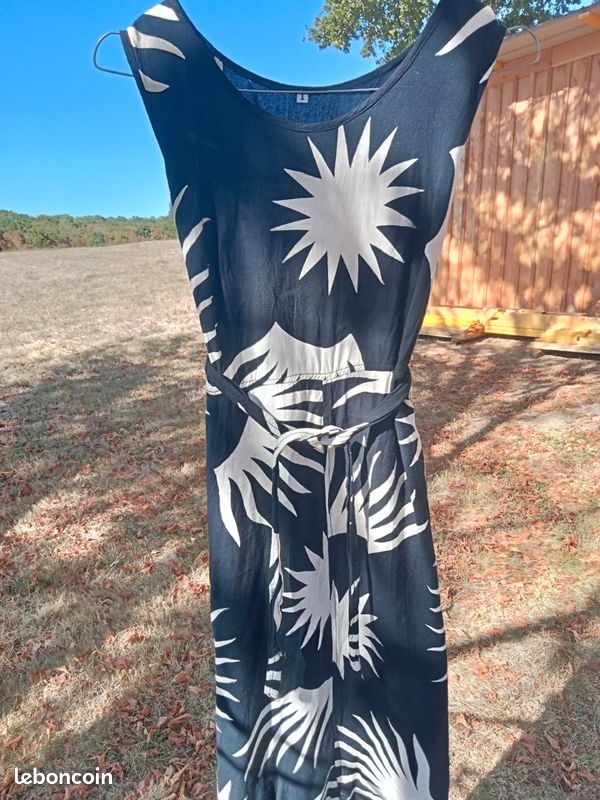 Robe blanche et noire (image 2)