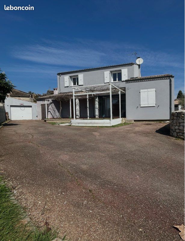Maison 6 pièces 124 m² · à Vallon-Pont-d'Arc · 124 m² · 275 000 €