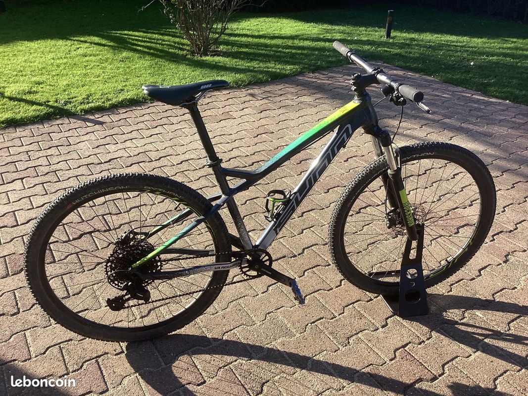 A vendre VTT sunn tox taille M mono plateau excellent etat Vélos
