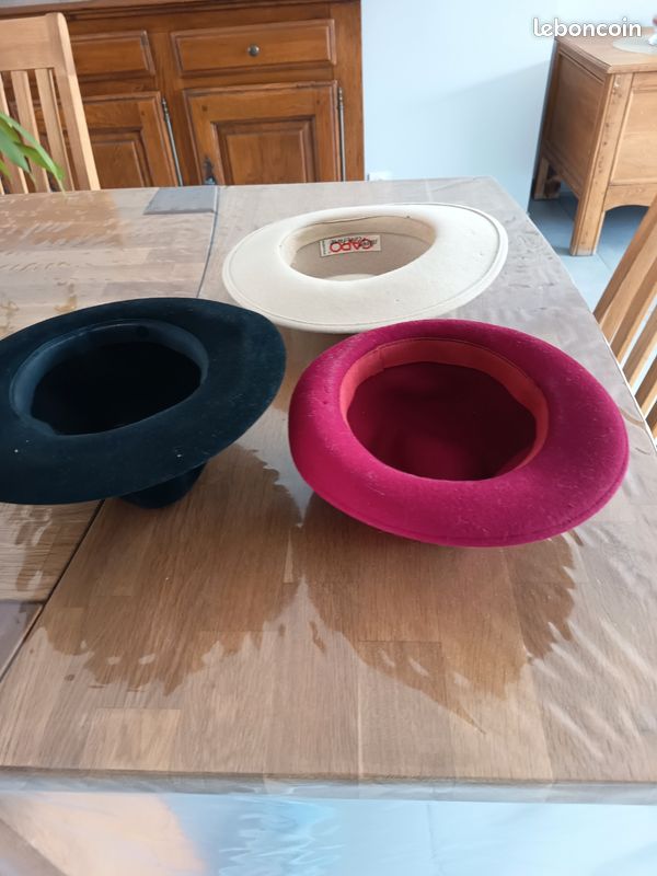 Vends chapeau noir - Accessoires & Bagagerie