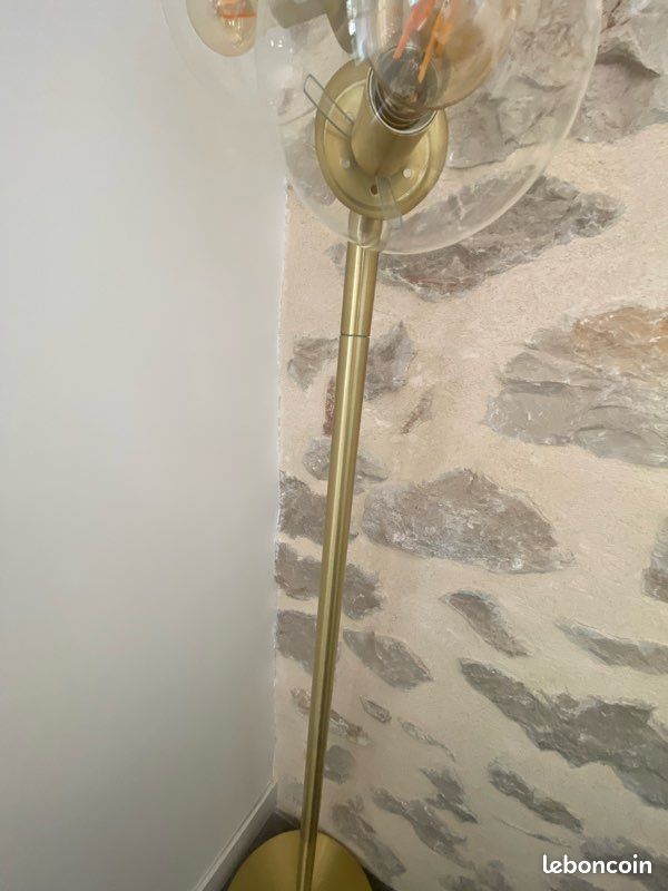 Lampadaire doré avec boules en verre (image 5)