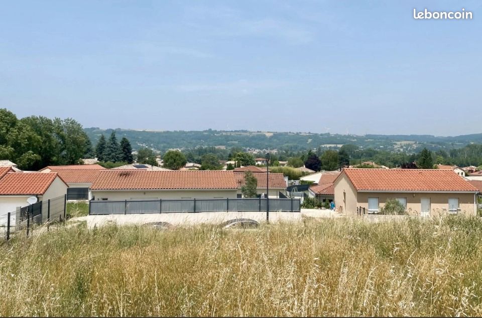 Terrain 600 m² · à Saint-Barthélemy-de-Vals · 75 000 €