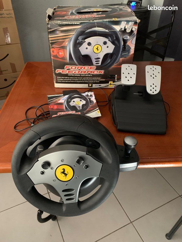 Volant TrustMaster Ferrari avec retour de force (image 2)